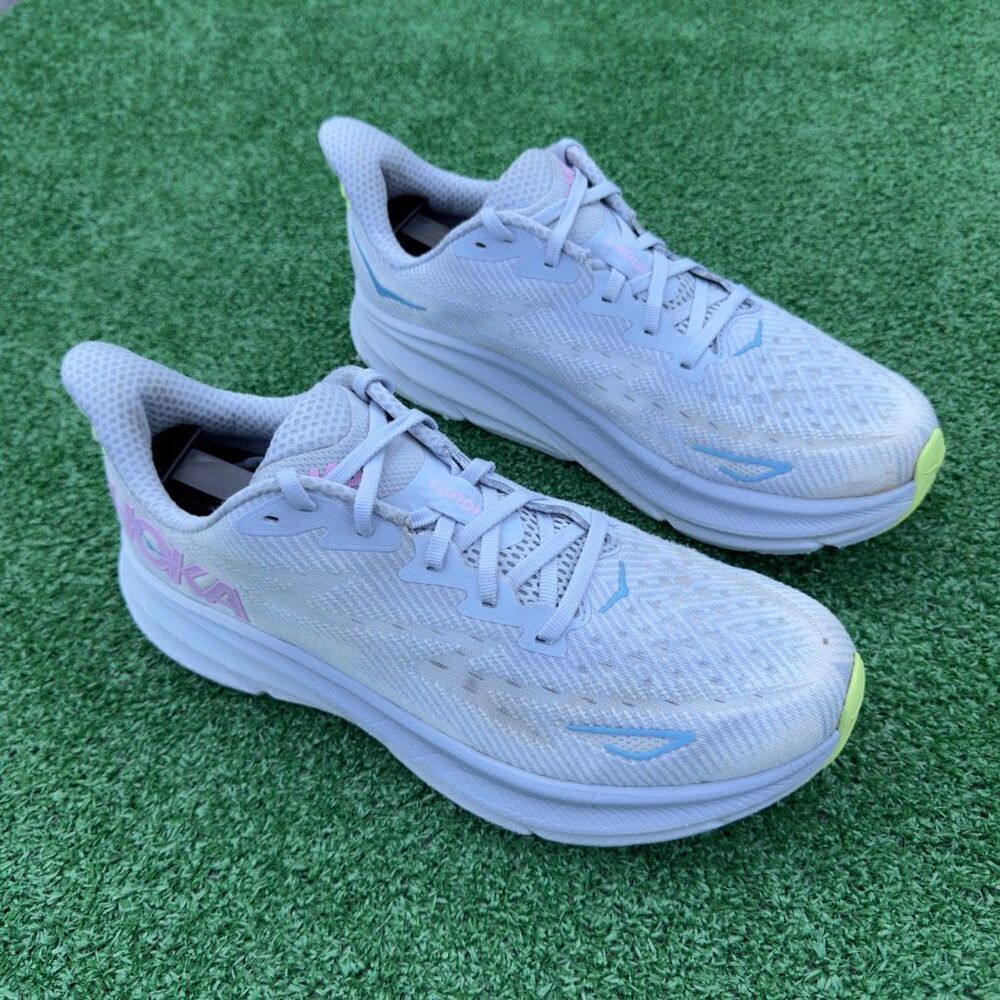 HOKA ONE ONE CLIFTON 9 - Women’s Running Shoes - SIZE 11B